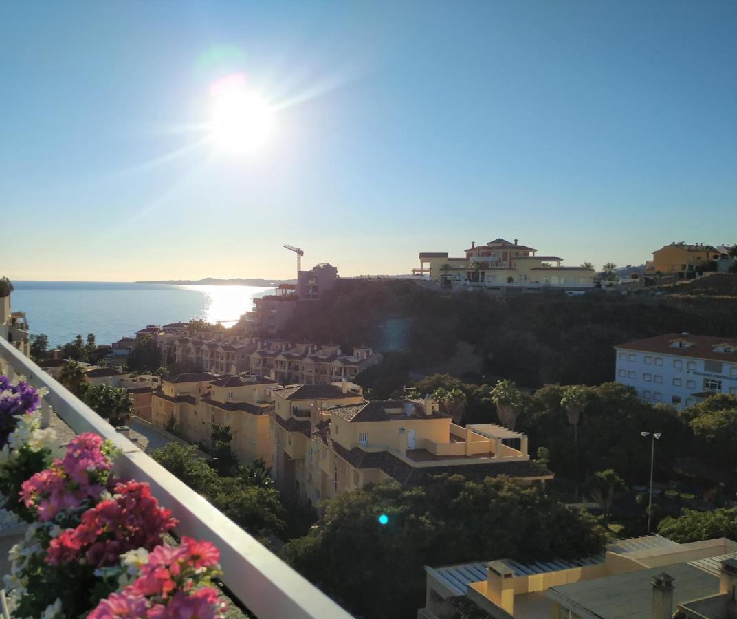 Pena Beach 3 Bedroom Duplex, Bbq, Pool, Sea Views, Benalmádena Kültér fotó